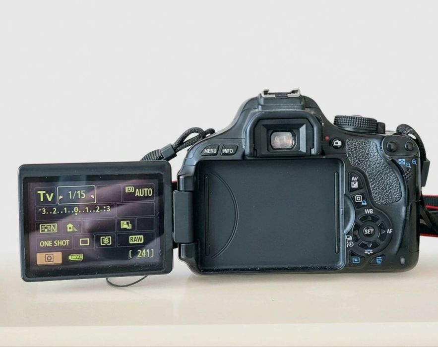 Фотоаппарат Canon EOS 600D