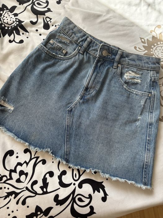 Fusta mini din denim!