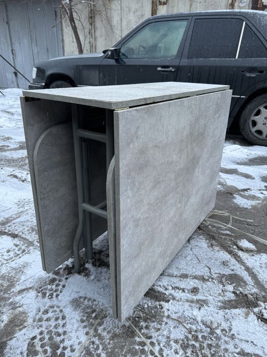 Продаётся складной стол 2,5 м