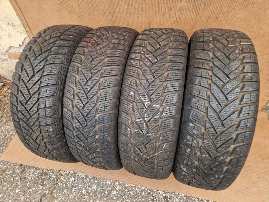 4 броя Dunlop R18 235/65
Зимни гуми 
DOT3422