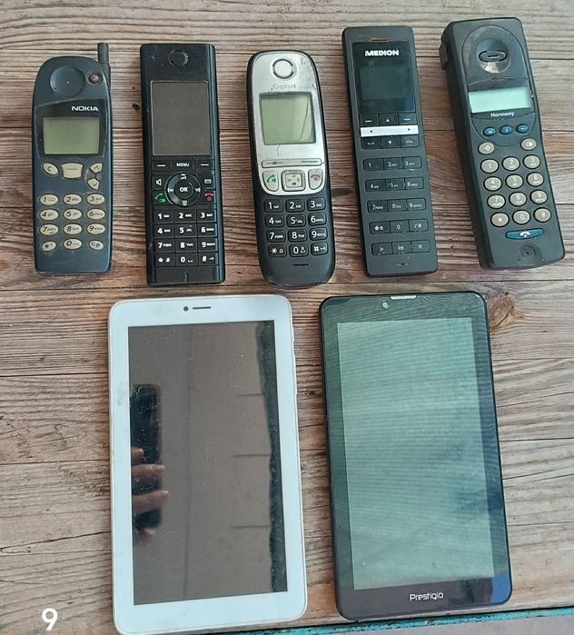 Ретро телефони  с копчета и тъч скрийн