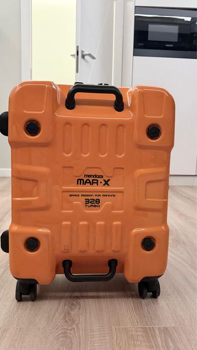 Продам чемодан mendoza space treval