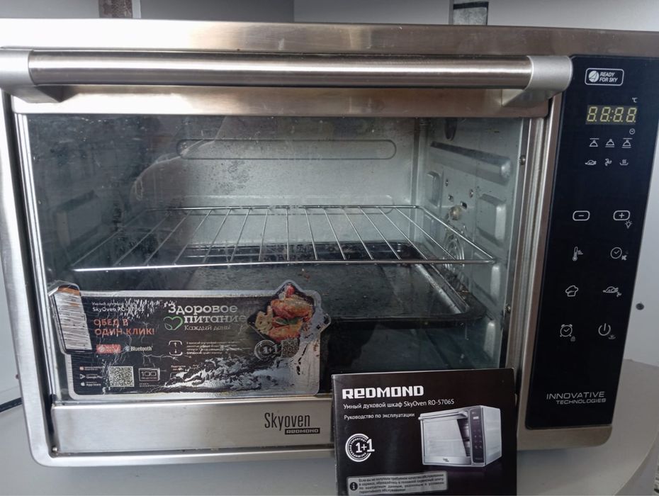 Духовой шкаф Redmond
