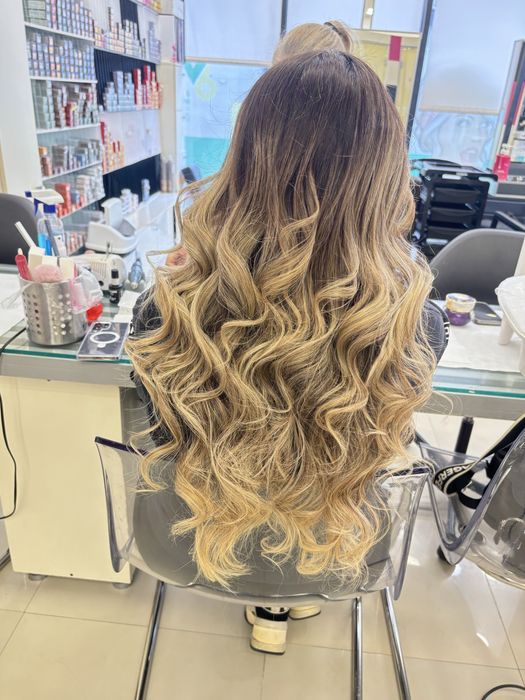 Hairstylist Profesionist la Tine Acasa-Tuns ,Vopsit ,Suvite Balayage