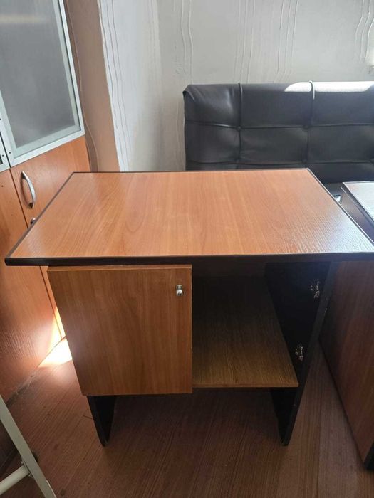 Офисная мебель срочно продам