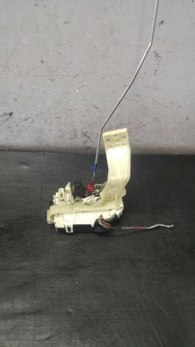 Broasca usa dreapta spate dodge caliber 04589414aa