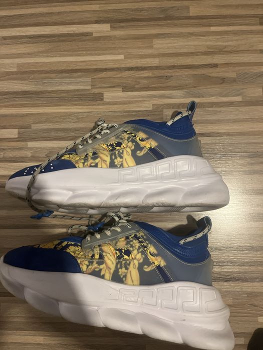 Versace chain reaction