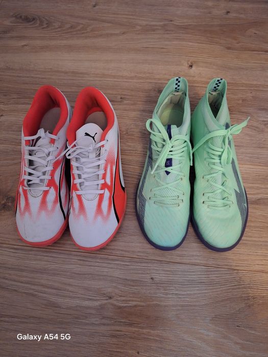 De vânzare ghete fotbal pentru teren sintetic,sunt pentru copii sintet