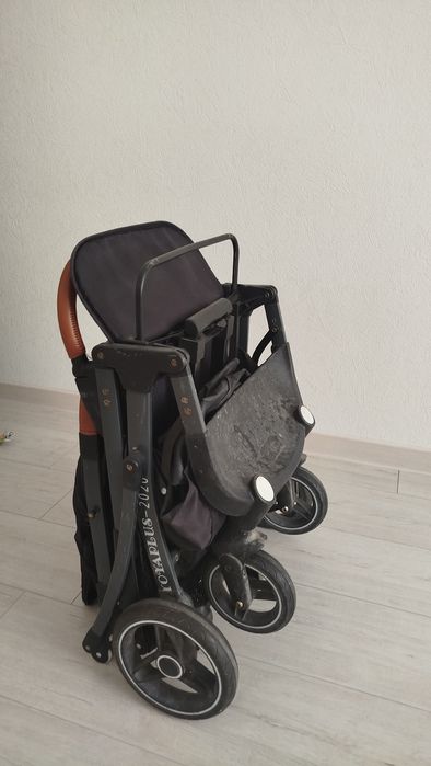 Детская коляска складная