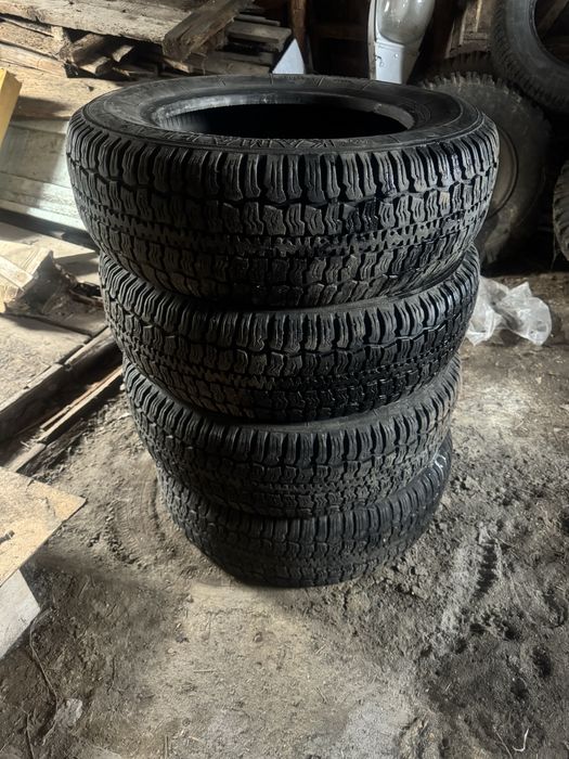 Продам резину Нива