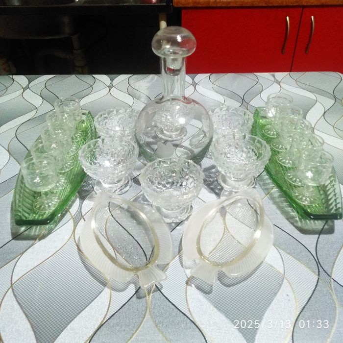 Посуда из прошлого в отличном состоянии.