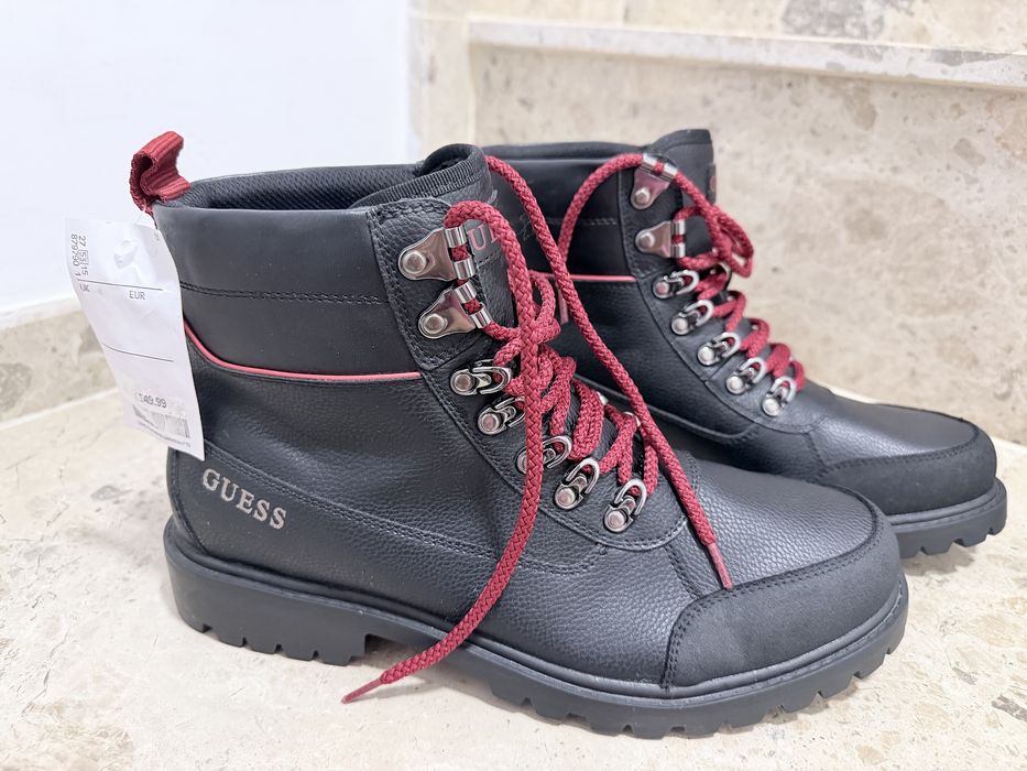 Продавам чисто нови мъжки боти Guess