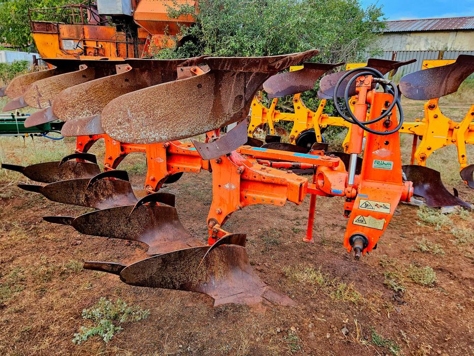 Плуг Kuhn Vari-Master 110