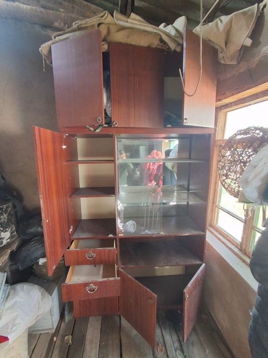 Stenka 2,5 metr  xolati yaxshi savetskiy kami bor