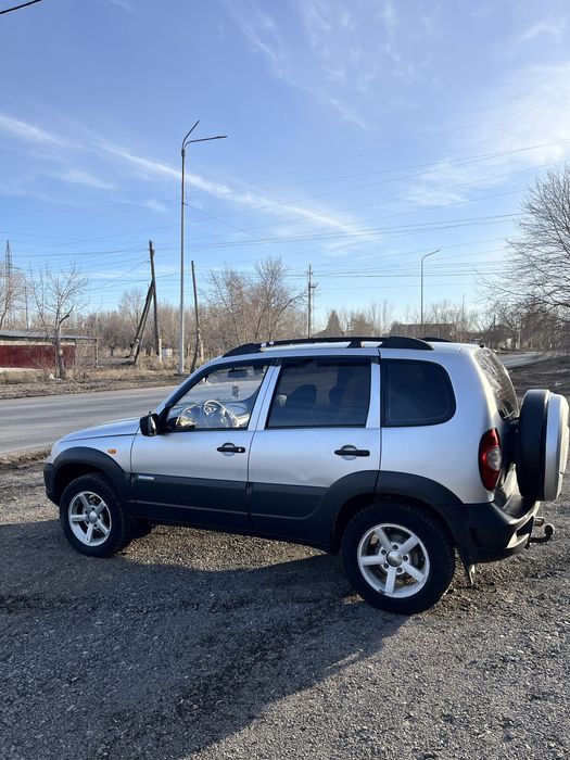 Нива Шевроле 2010 год