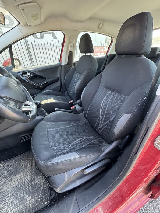 Peugeot 208 1.0i 68hp ZM01 НА ЧАСТИ