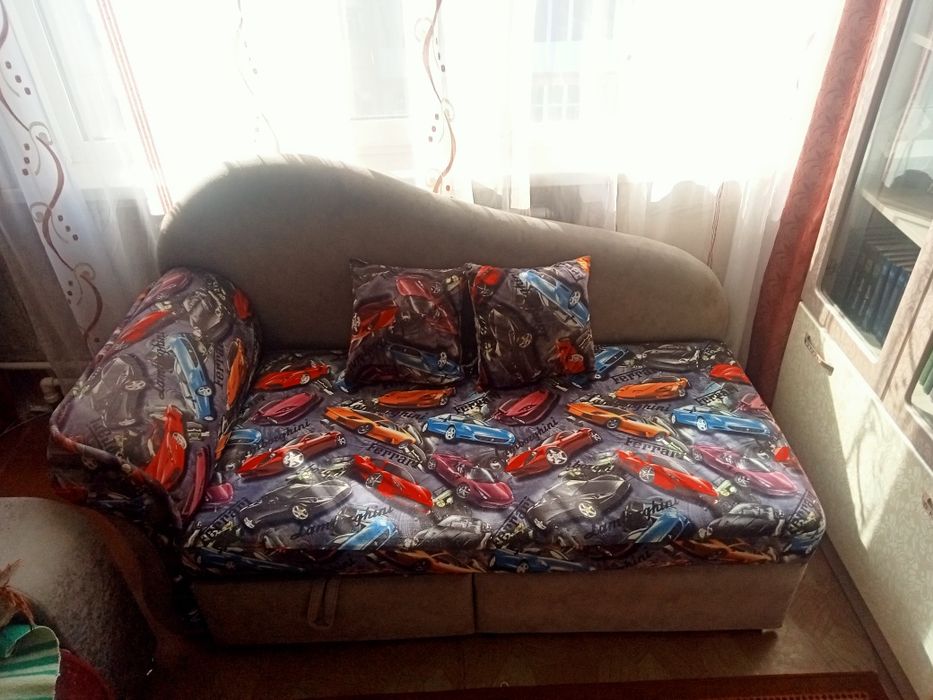 Мини диван для детской или гостинной