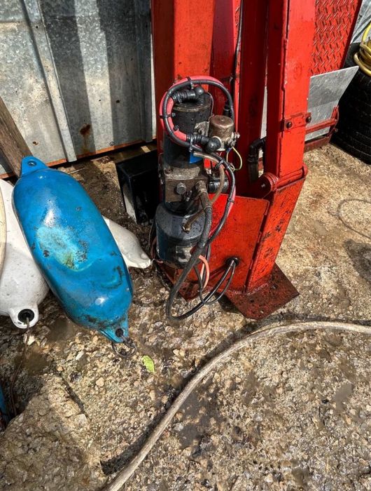 Падащ борд за бус 12 волта хидравлична помпа