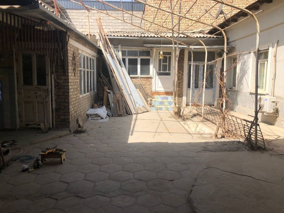 Срочно ховли сотилади!!!