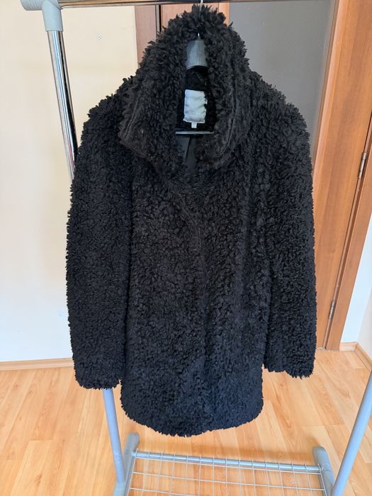 Черно палто от еко косъм