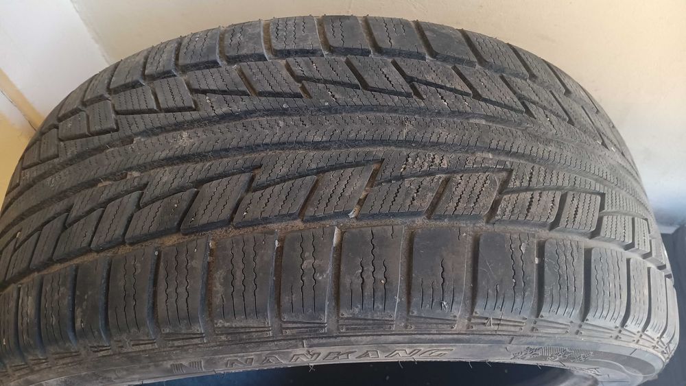 2+1 бр. зимни гуми Nankang Snow SV-2 245/45 R18 96H - гуми за "ПИЛЕНЕ"