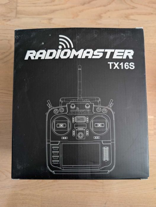 Telecomanda Radiomaster Tx16S cu drone, baterii, accesorii