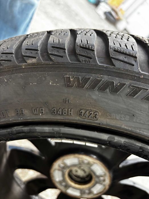 Doua anvelope Pirelli Winter SottoZero 235 45 R18 ci390