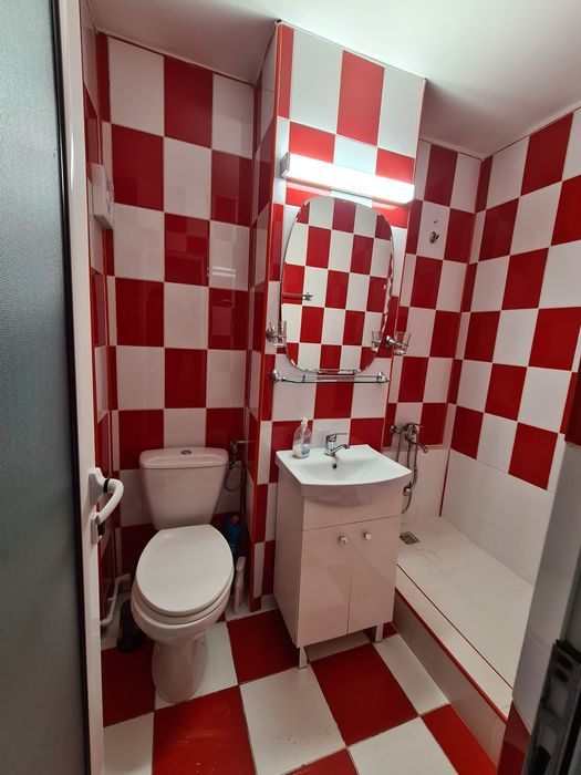 Apartament 3 camere de închiriat