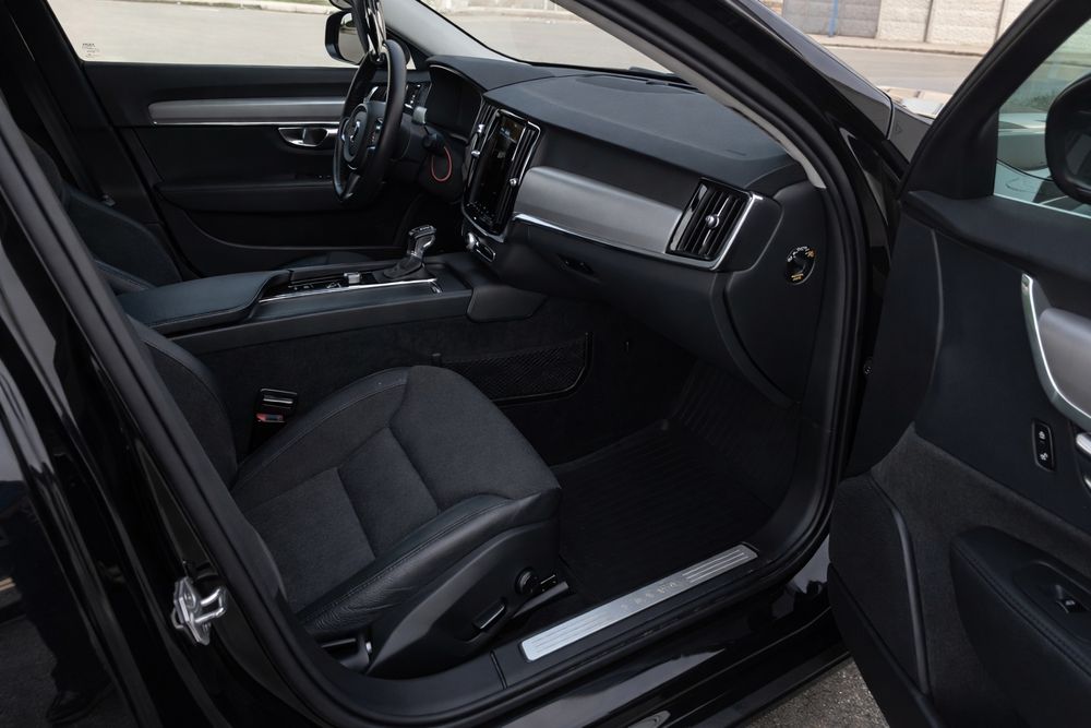 Volvo S90 2.0 D4 190 cp 4x4... Impecabil... Recent Adusă