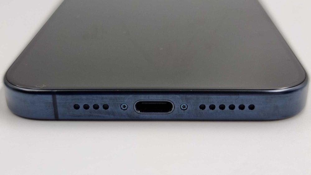 iPhone 15 Pro Max [Amanet Club Caro]