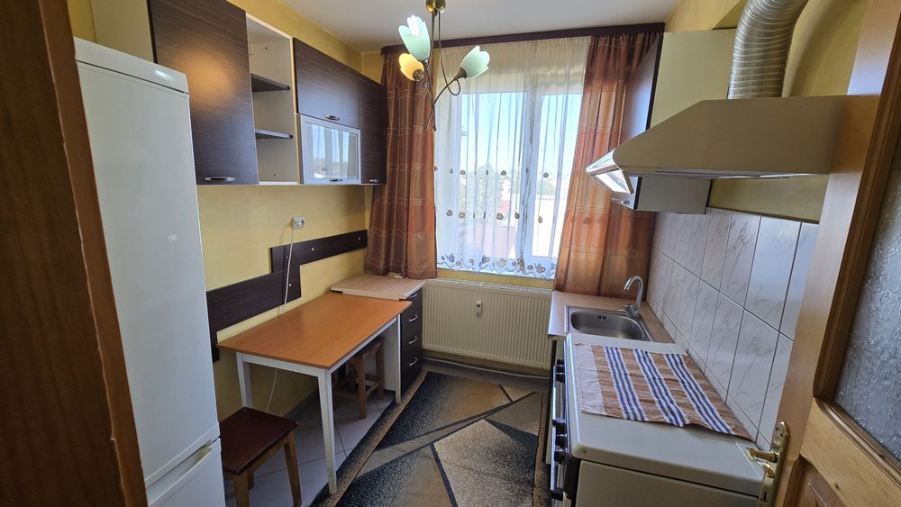 Inchiriez apartament 2 camere, 50mp, Central (Str. Bogdan Voda) + Boxa