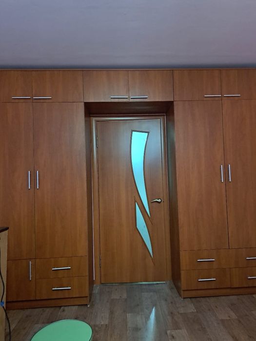 Межкомнотные двери 7 шт