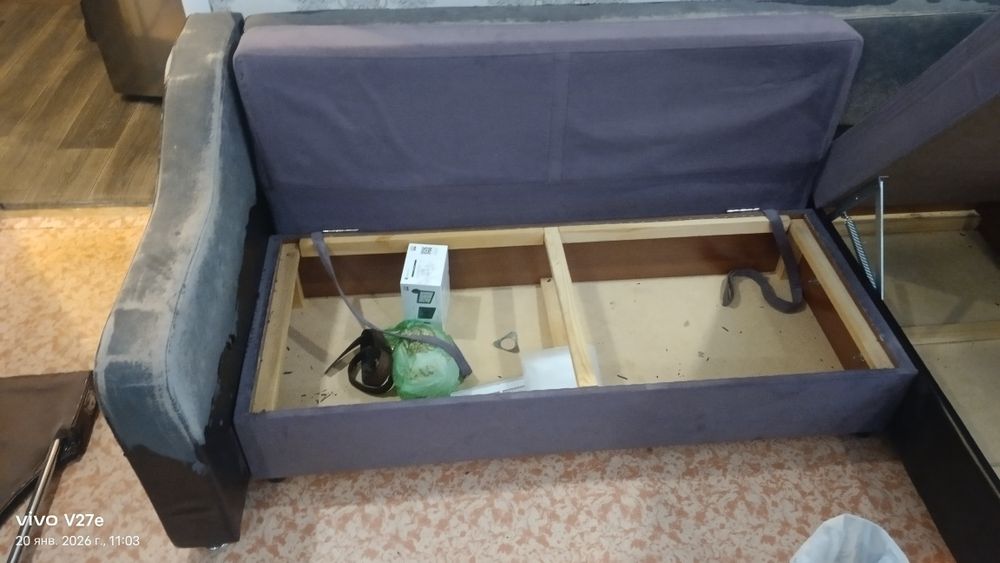 Продаю старый диван