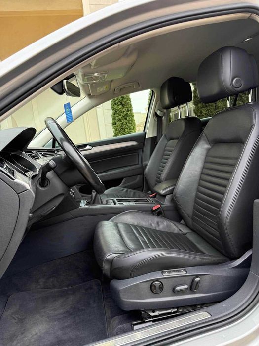 Volkswagen Passat B8 Highline 2.0 TDI-150 CP 206000 Km Fara Adblue Cutie Manuala