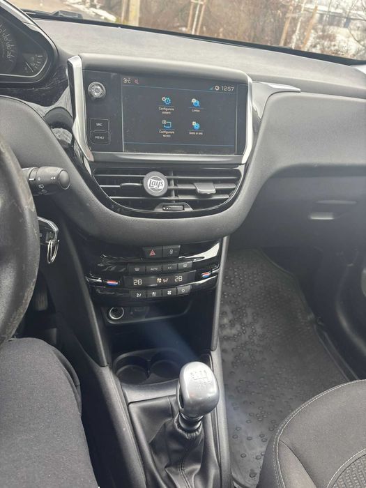 Vand Peugeot 208 1.5 diesel