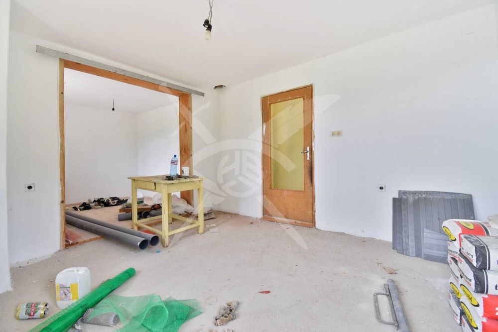 ЕКСКЛУЗИВНО ! Къща в град Годеч № 87012