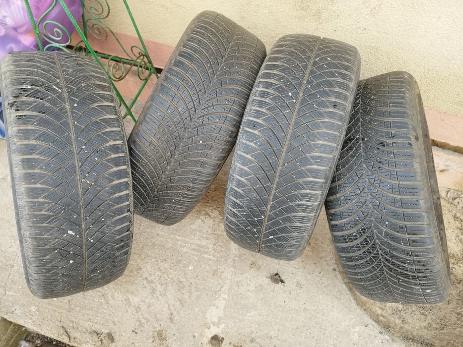 Anvelope iarnă 235/55/17