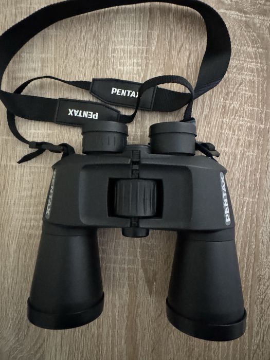 Binoclu Pentax 10x50