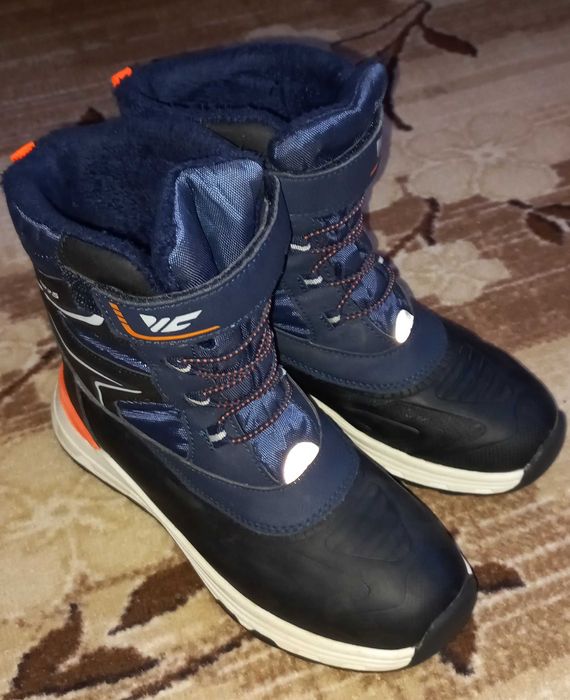 Детски зимни ботуши Pepperts - 35
Подходящи за студено и снежно време.