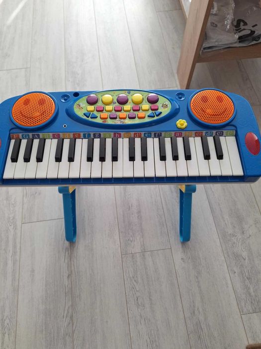 Запазено музикално детско пиано