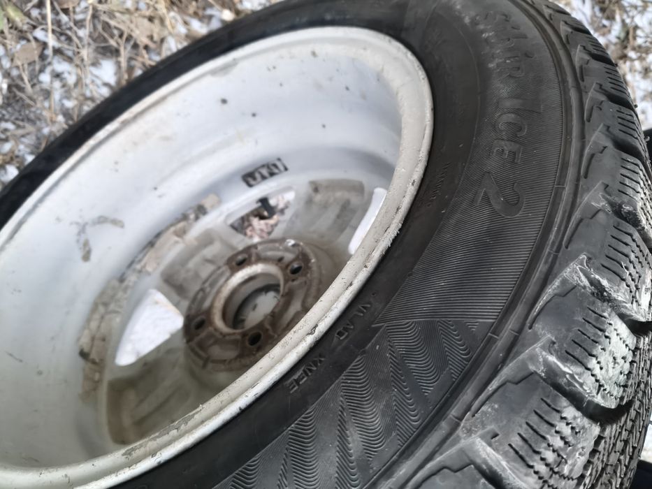 Продам комплект шин с дисками
