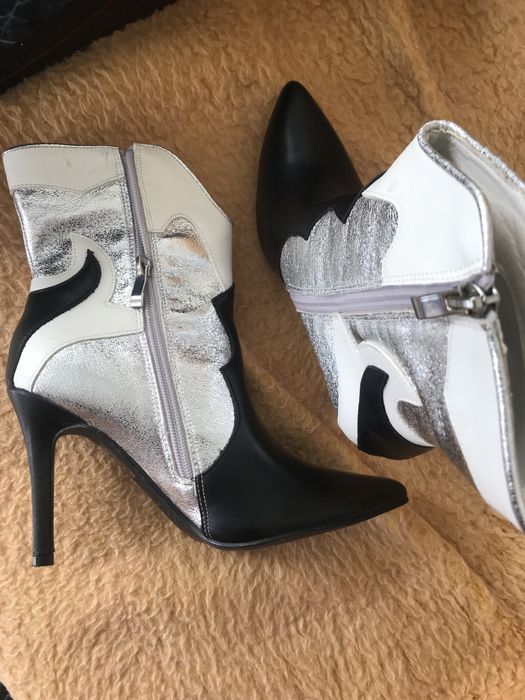 Vand botine noi marime 38