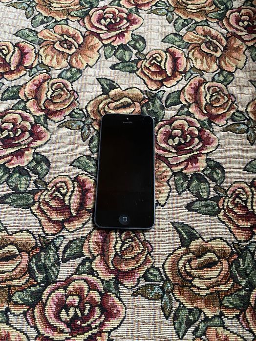 Продавам iphone 5