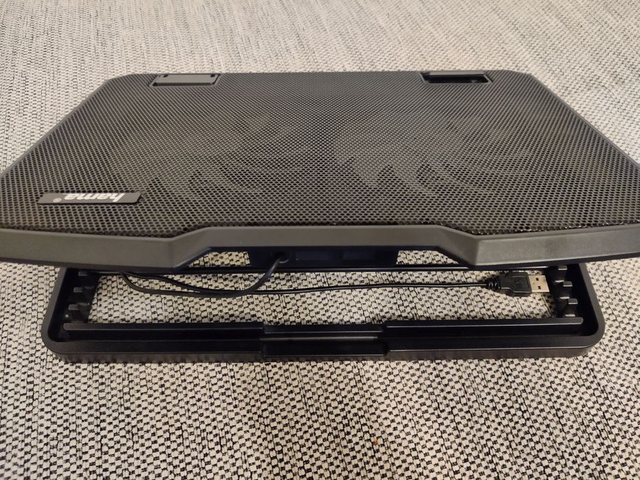 Поставка за охлаждане на лаптоп