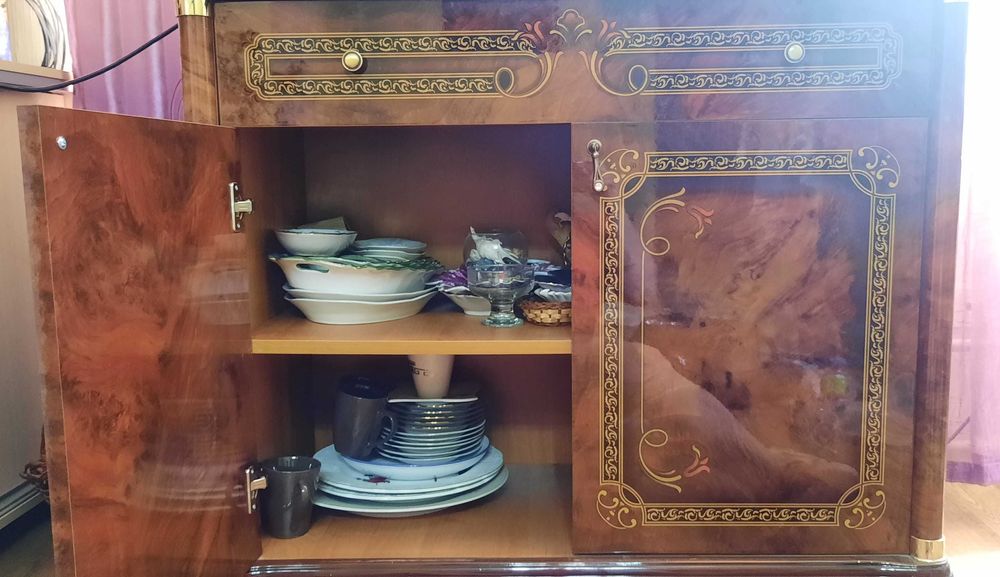 Комод (для гостинной, спальни)