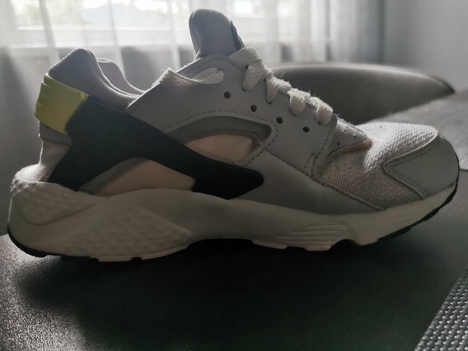Маратонки NIKE Air Huarache 35
