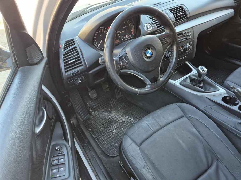 BMW E87 118D 143кс ксенон черен таван  ръчка НА ЧАСТИ!