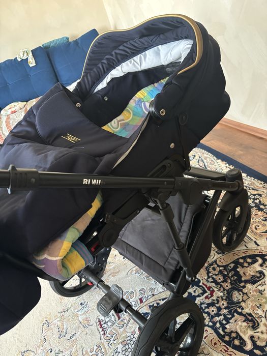 Продам коляску adamex rimini