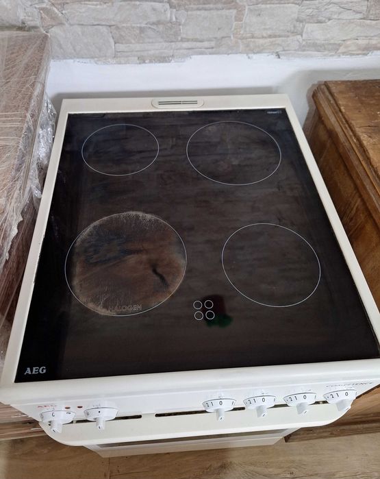 Готварска печка AEG свободно стояща