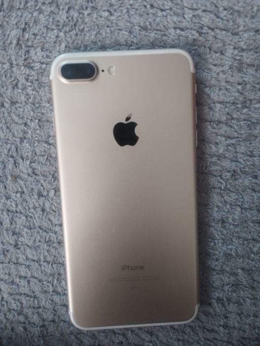 Продам Айфон 7+ состояние хорошее